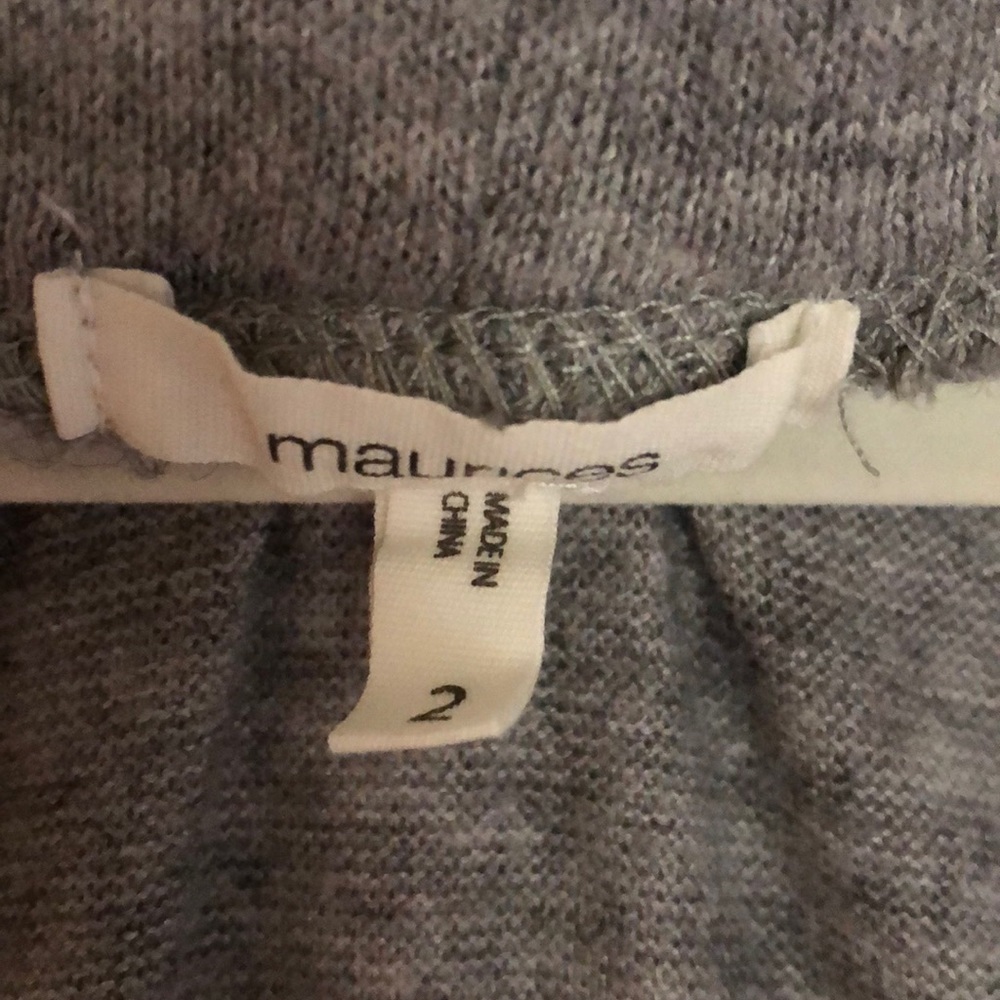 Maurice’s Side Button Top - Picture 6 of 7